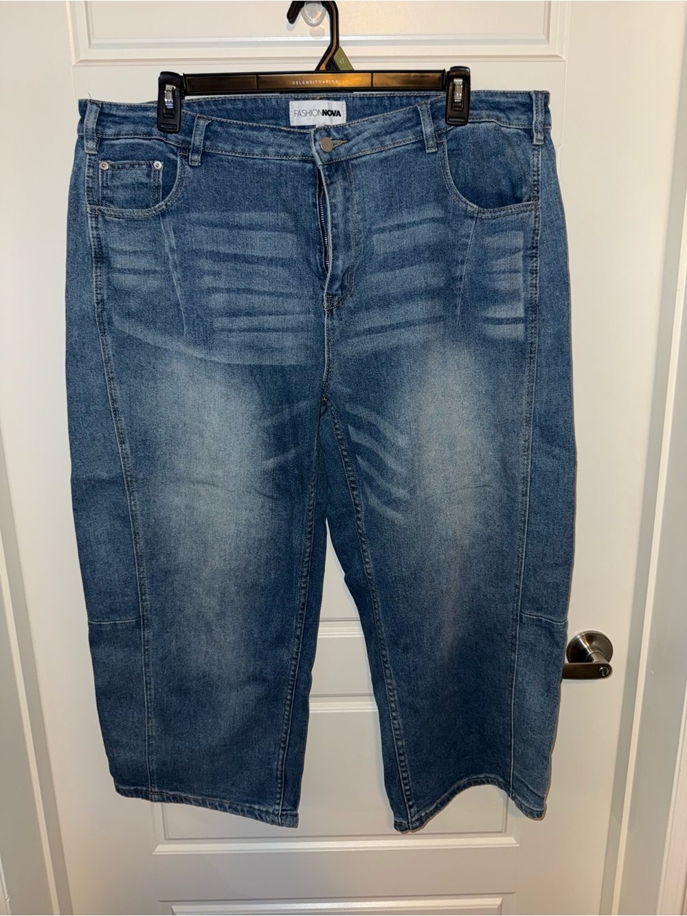 Fashion Nova Blue barrel leg Women's Jeans